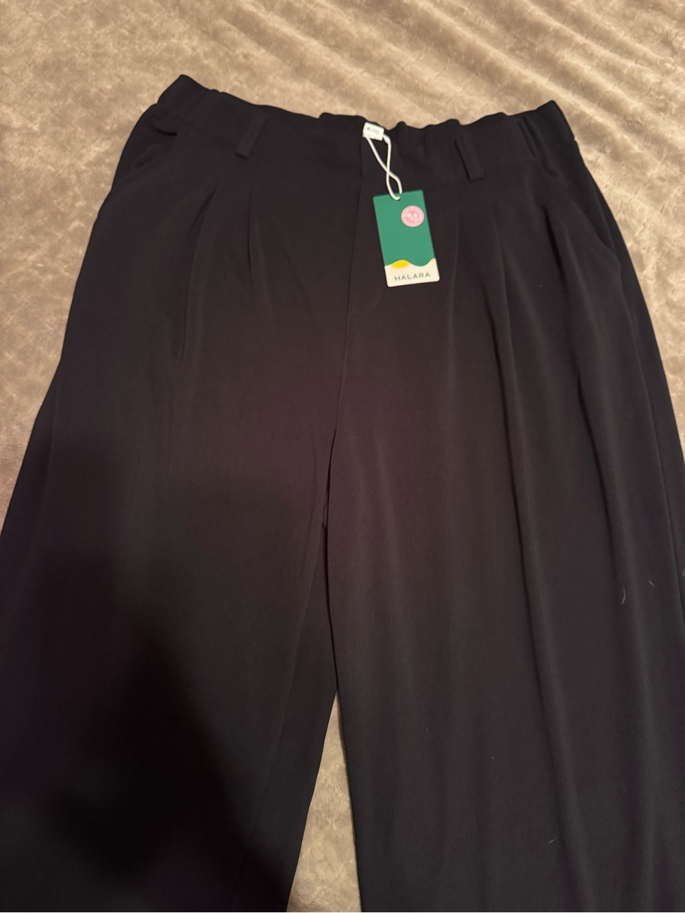 HALARA Black Pleated Wide-Leg Trousers
